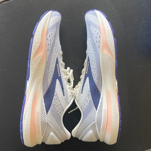 Brooks Women's Sneakers in White and Blue - Picture 3 of 7